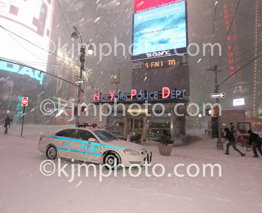 Snowstorm NYPD-16x20 IMG_3476_122610